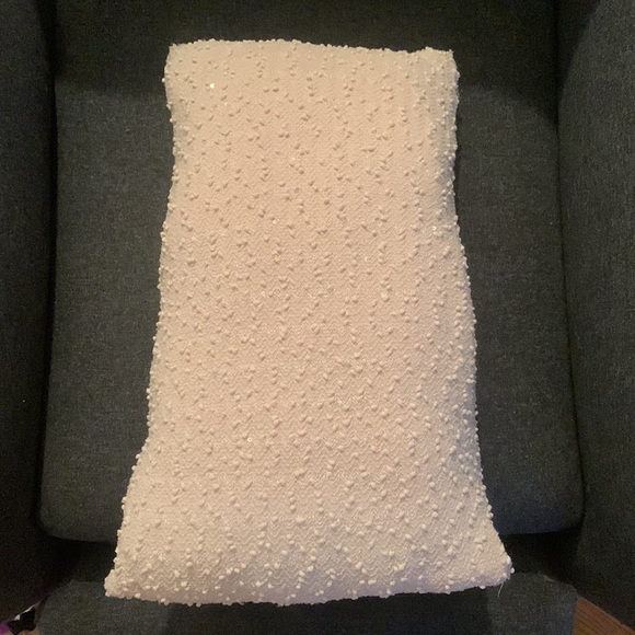 Accent pillow - Picture 4 of 7